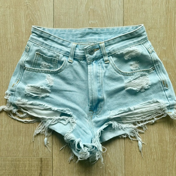 SHEIN Pants - SHEIN distressed high waist denim short